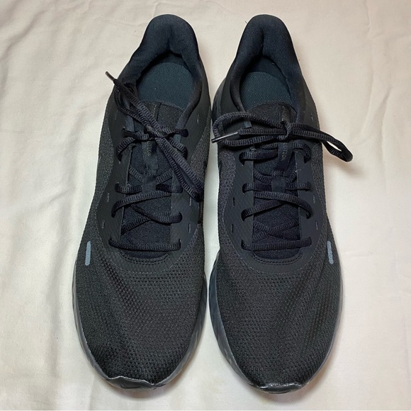 Black Men’s Nike Running Shoes - Picture 7 of 11